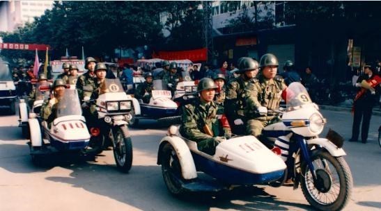 92年水利部宿舍区发现被肢解的女尸,警方凭现场的包尸布锁定凶手