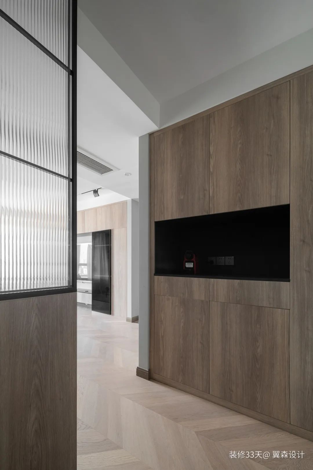 装修设计:110平复古色调混搭三室婚房