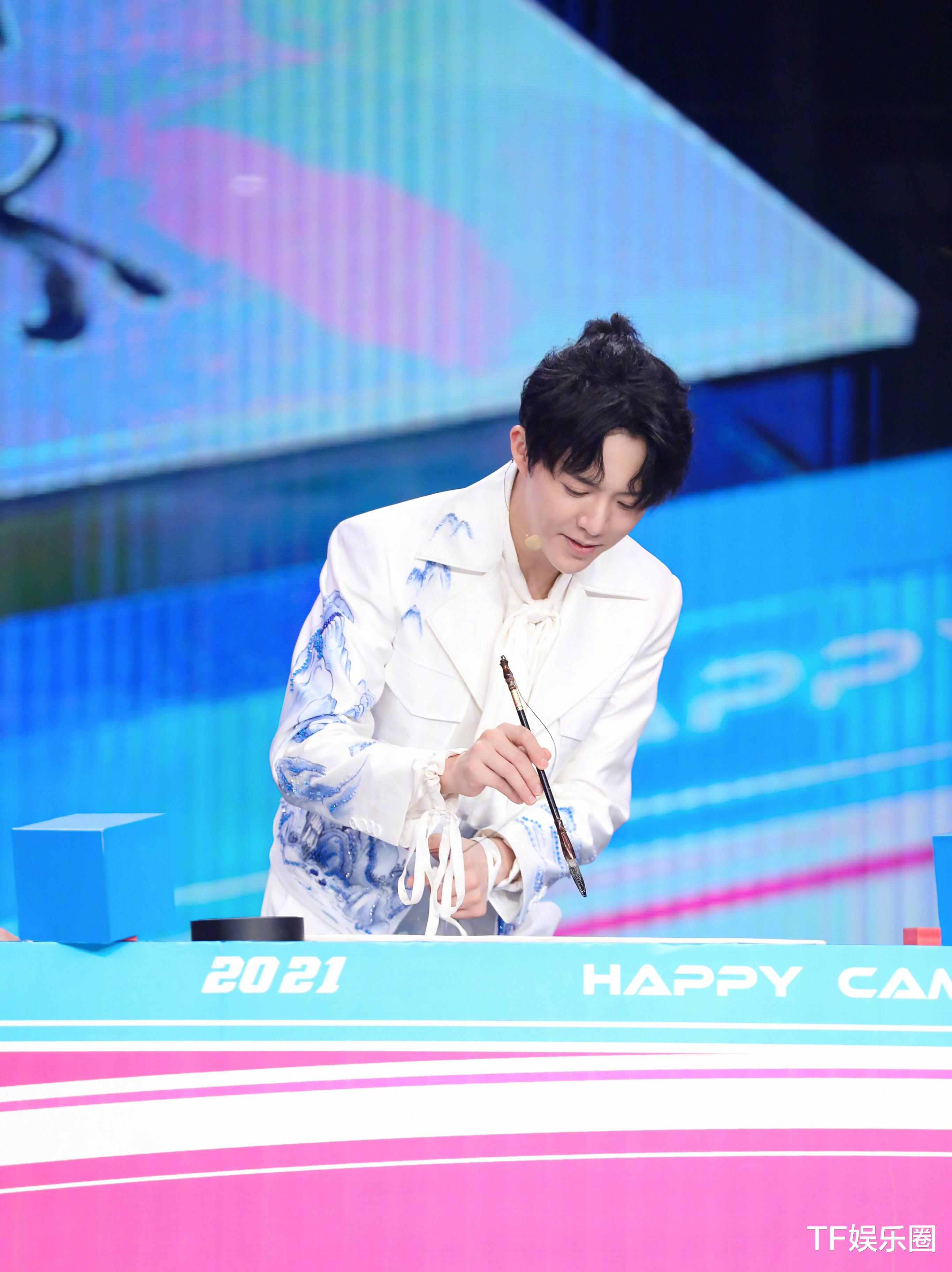 李云迪|李云迪涉嫖娼被拘,大艺术家也走纯狱风,网友:看守所春晚热闹了