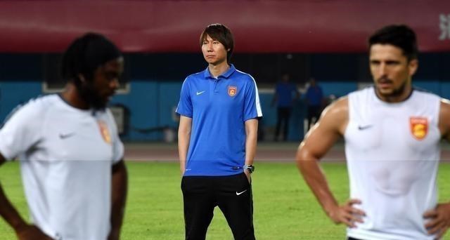 二胎妈妈笑笑|李铁不下课行不行?主帅都有自己的轴,但必须需要做到的三件事