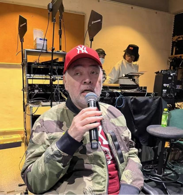 剩女|68岁港星自曝脑退化，双腿无力出行靠轮椅，无依无靠独住养老院