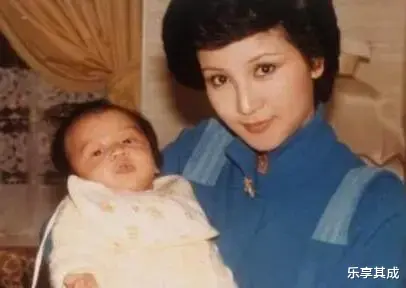 狄波拉|当年谢贤欠下巨额债务，狄波拉无奈之下，只好找上旧情人何鸿燊