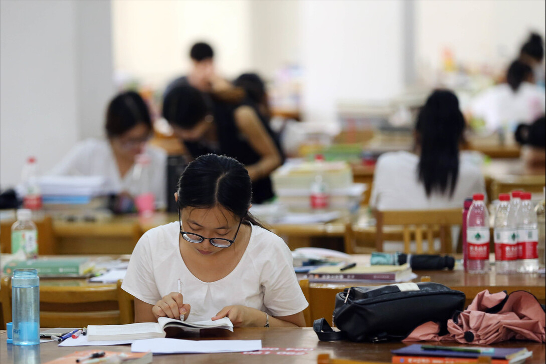 红寺堡|为证明学业压力比过去大，大学生拉着父母一起考研，结果让人意外