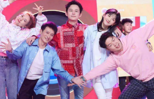 谢霆锋|“快乐大本营粉丝会”发布新节目消息，24年的“快本”或已完结？