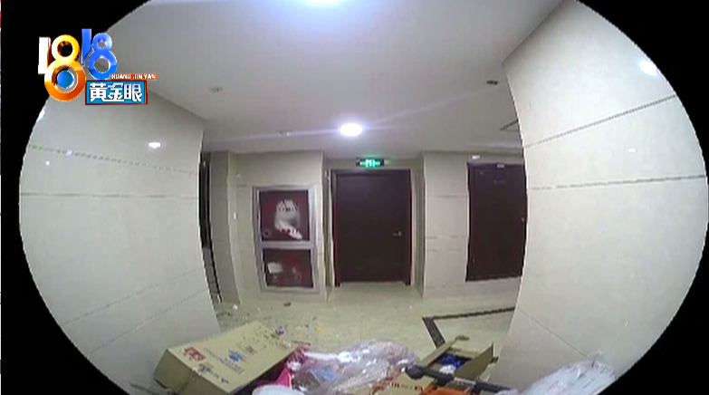 半岛晨报 朝邻居家门口扔垃圾，监控全部拍到