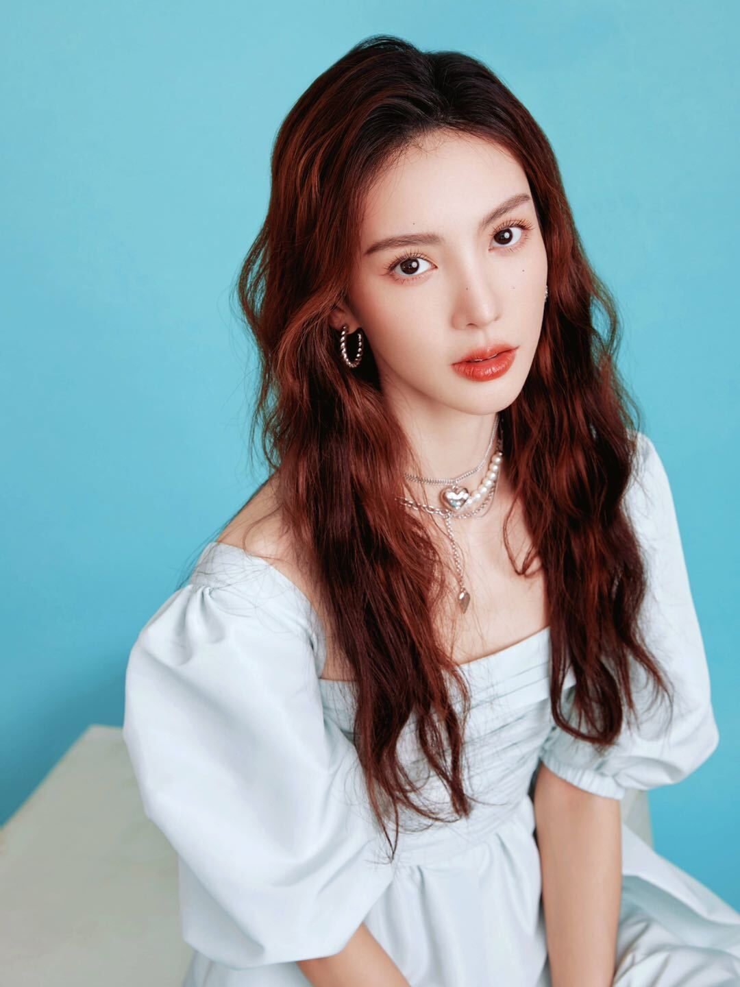 陆毅|她红了！新剧合作杨洋，跟张艺兴拍电影，节目里与佟丽娅平起平坐