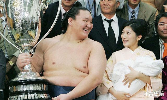 日本相撲又肥又醜，為何日本女孩爭著嫁？-圖7
