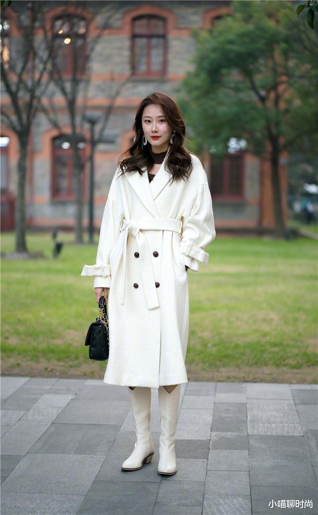 小喵聊时尚 今年没有一双“奶奶靴”可惜了，配大衣气质又高级，小个子都适合