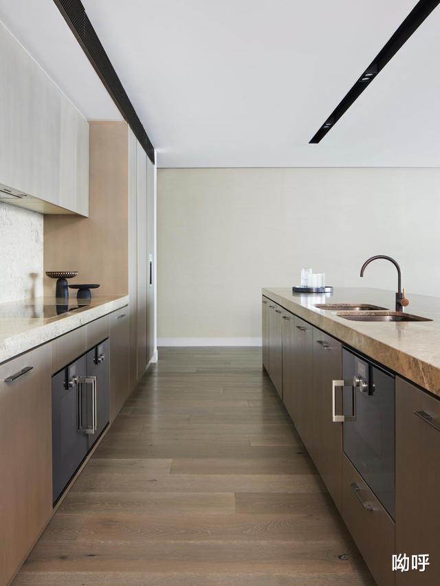 Louis Denavaut 设计,巴黎办事处