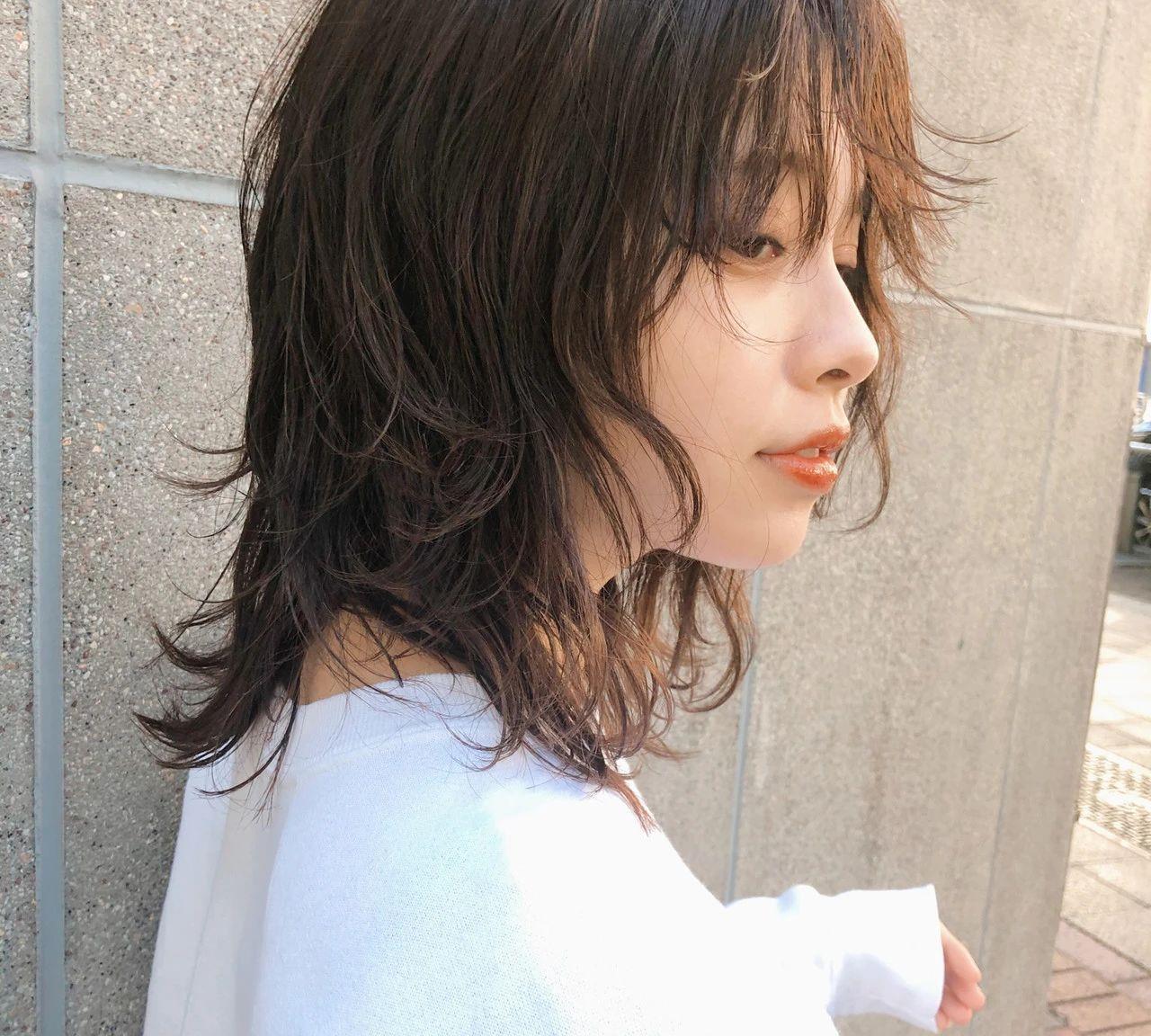 卷发 2021日本女生的初秋“发型”,这样剪头发,温柔气质,更有女人味