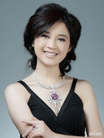 脑海里,他知道自己是动力真感情,可此时自己有了陪伴多年的老婆和女儿