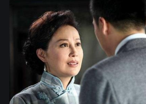 女人味|她跟导演同居16年，无生子惨被抛弃，今64岁为生计复出却无戏可拍