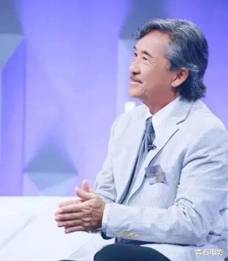 明星|淘二手衣服回家补、一张椅子用18年，这8个大明星，有钱也没乱花