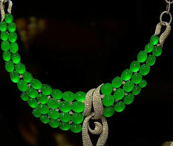 翡翠|翡翠行业水太深，要想收藏要小心，这三点千万要注意