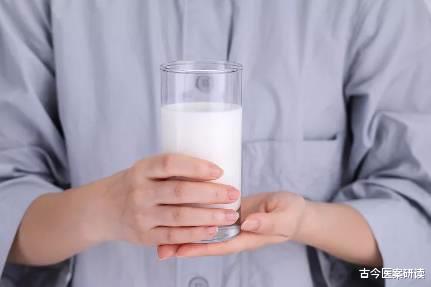 脱发|喝牛奶会升高血压？医生：不想血压飙升，3种“水果”少往家提