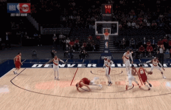 卡梅羅·安東尼|安東尼炸了！干翻3百斤大漢！42分10助！球隊老大今年第1次空砍