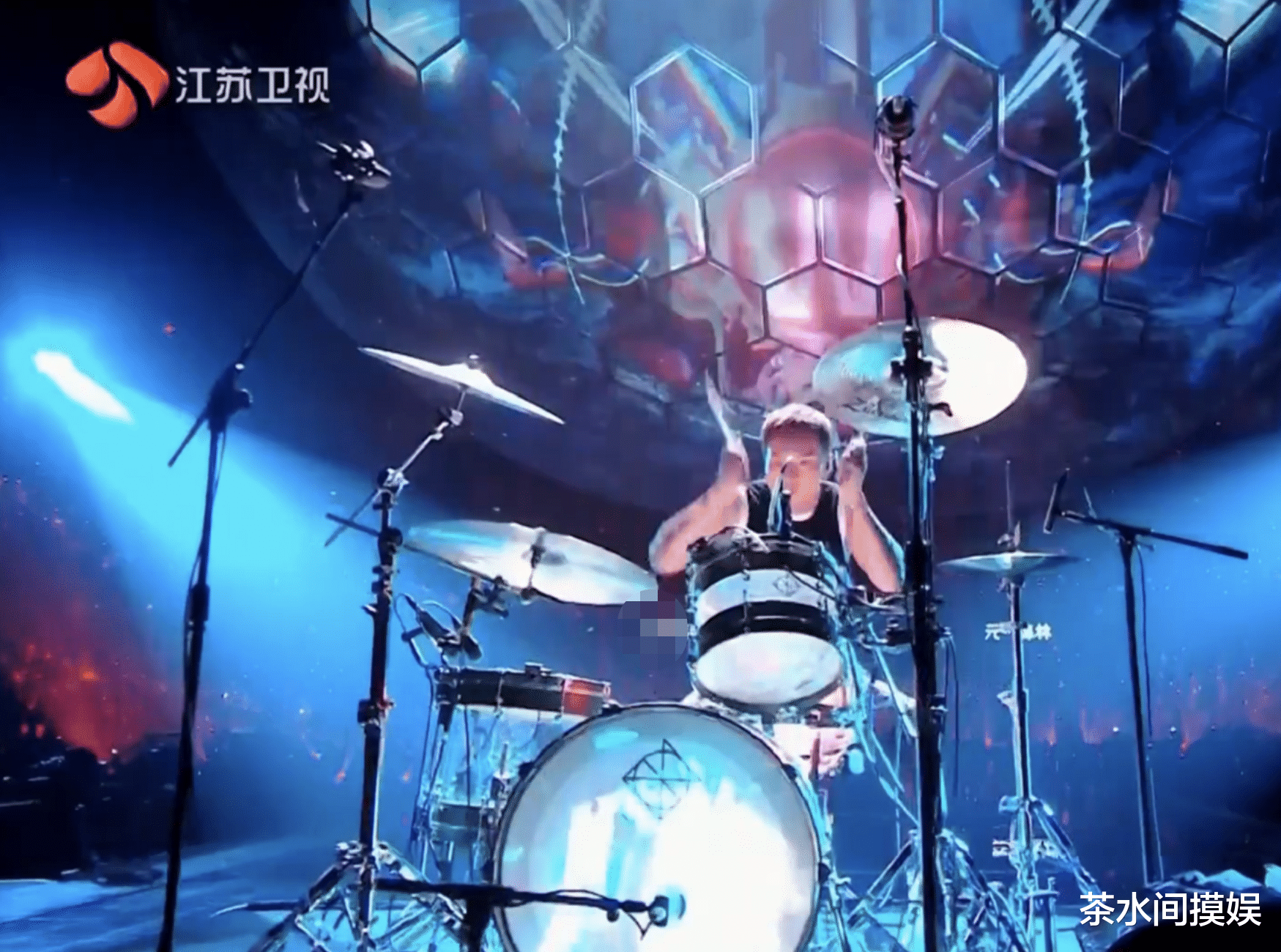 陈伟霆|跨年明星百态:Baby瘦出脊骨,陈伟霆撞脸甄子丹,张杰唱歌遭翻车