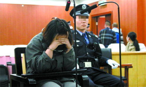 江西一男子婚内出轨,因给情人父母买手机,被妻子用柴刀砍死