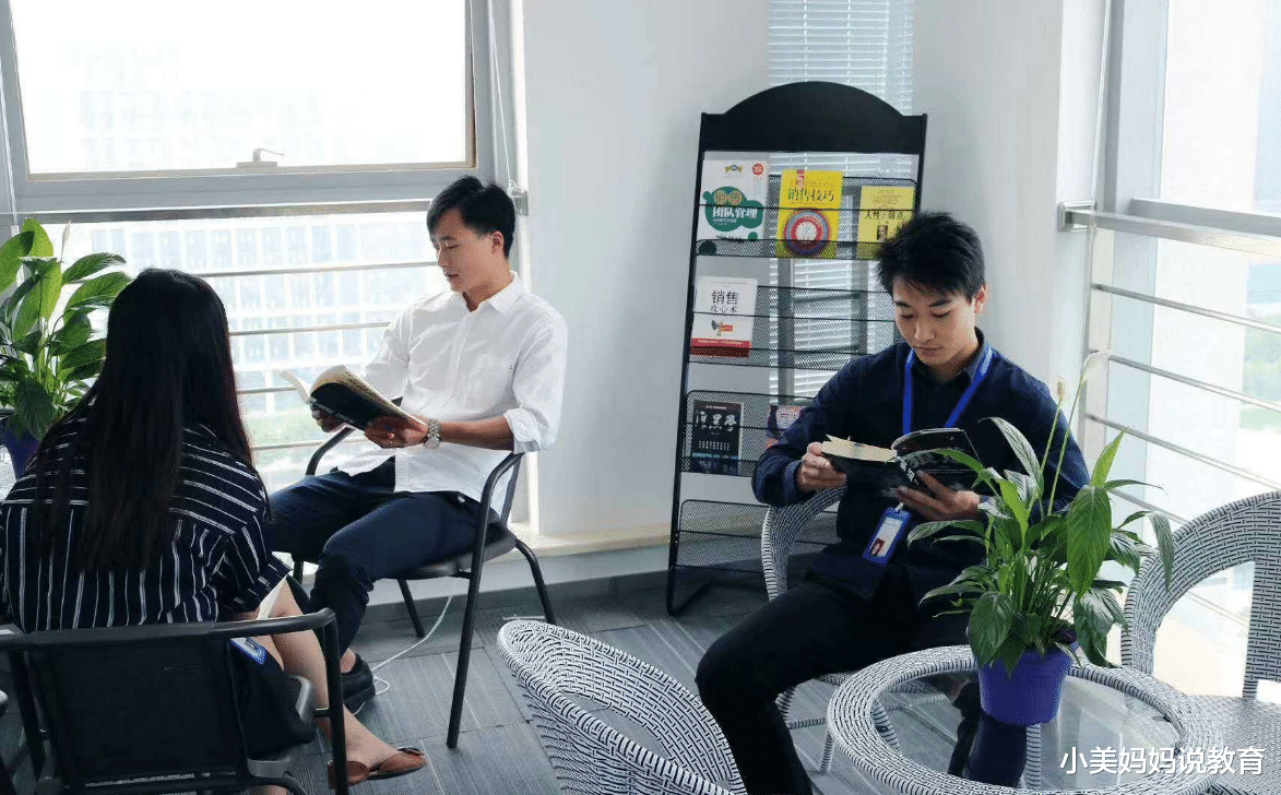 小美妈妈说教育|深圳一中学招聘教师，7人面试4人是博士，师范生看后心情复杂