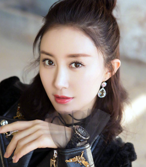 舒畅|还记得被整容害了的舒畅吗？今取出假体仿妆司藤，颜值不输景甜