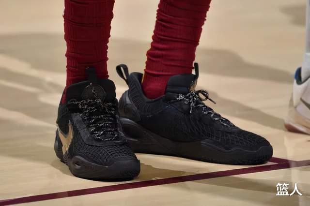 耐克|NBA球員上腳：錫安穿AJ35黑紅，李寧和匹克的球鞋都有！