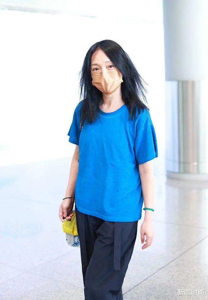 新咖时尚|周迅真是女明星中的清流,一身朴素造型,素颜出镜也难挡清澈眼眸