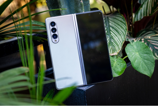 三星Galaxy|在家也能用三星Galaxy Z Fold3/Flip3 5G拍出海马体圣诞硬照!