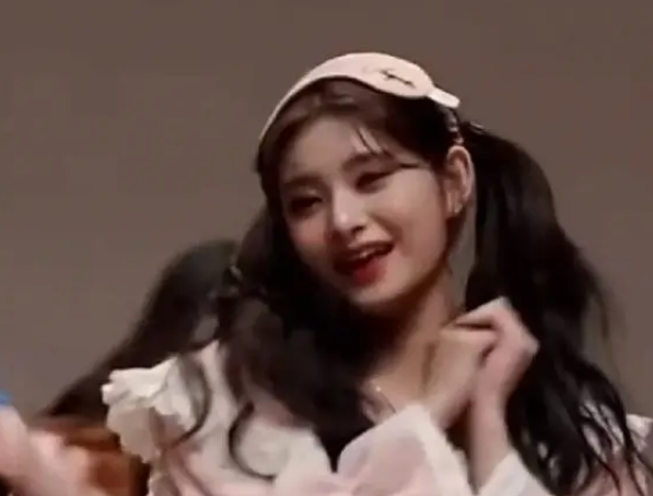 王怡人|王怡人不跪,遭韩网民吐槽!以往在韩中国艺人是怎么行大礼的?