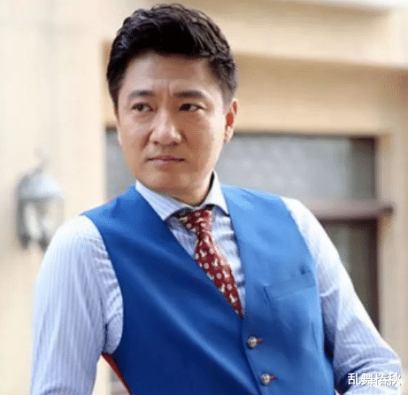 乱舞椿秋 他曾拒绝过范冰冰的追求，转身娶了圈外护士为妻，出道27年无绯闻