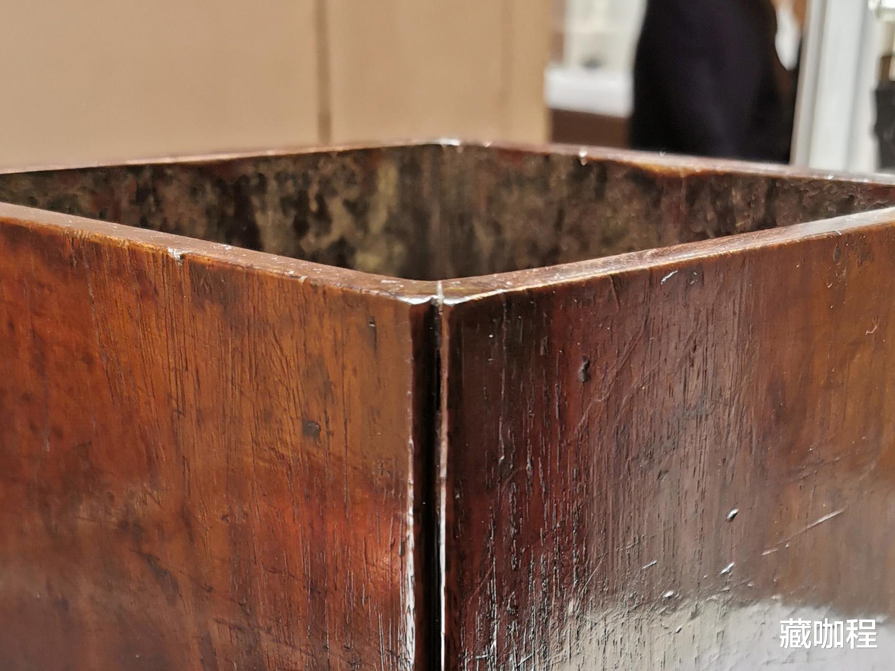 钱币|边长约二十厘米，黄花梨方笔筒贵在哪里？