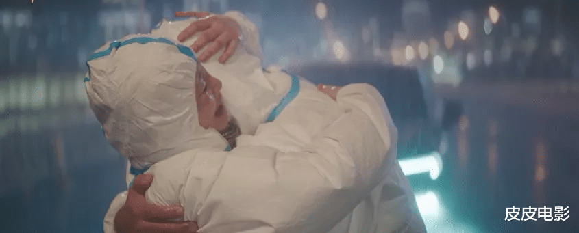 拥抱|票房破2亿，央视2次力捧，黄渤和贾玲打出了一副“王炸”