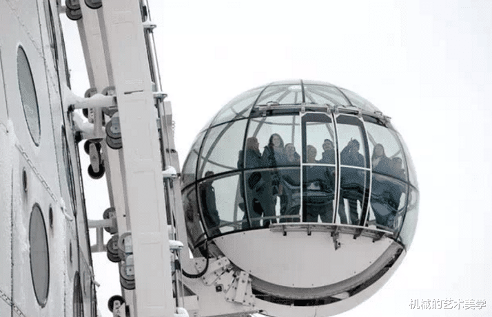  【运载之美】球形球场的球形观光电梯