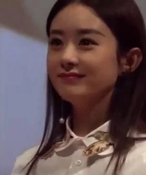 赵丽颖|赵丽颖婚后首次现身，浓妆艳抹泣不成声，似乎有后悔离婚的意思？