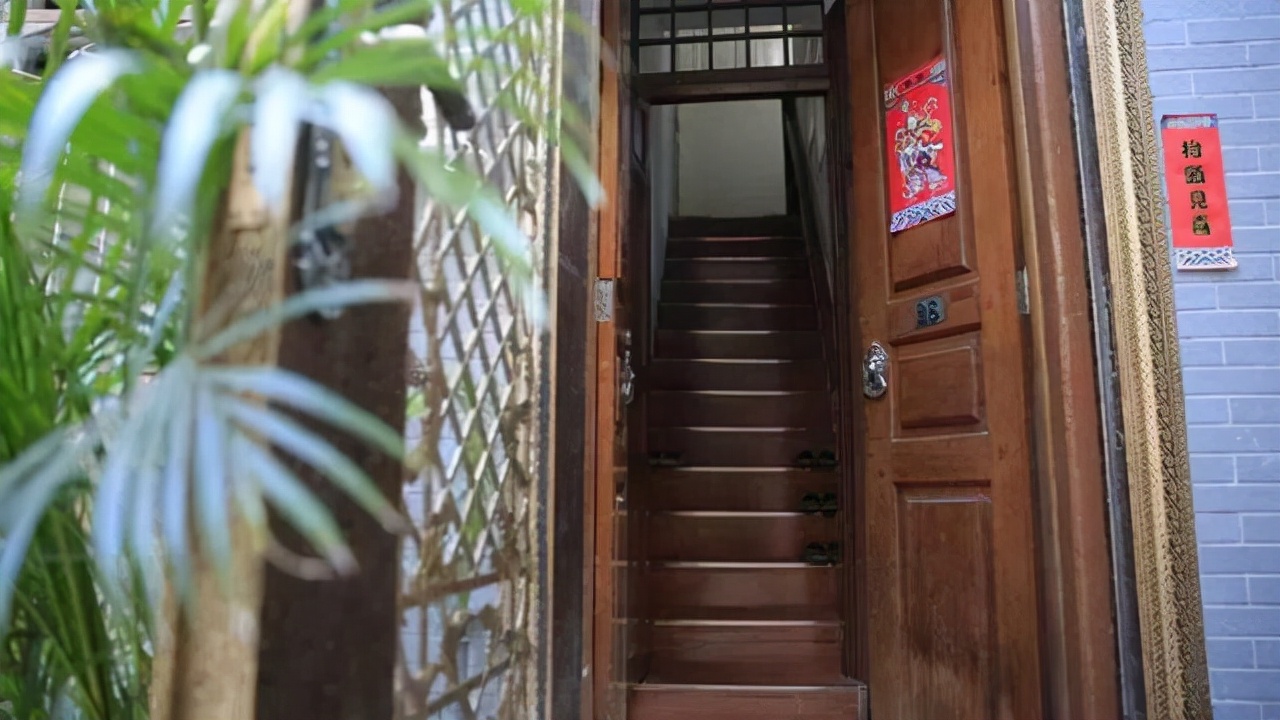 家居唐设计 谁说新家就要买新家具？这位90后女生，利用“废品”打造花园别墅