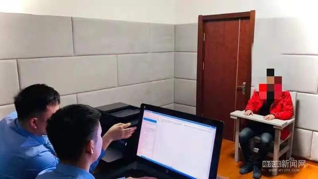 哈尔滨新闻网 从外地购买588箱烟花爆竹 通过网络吸引购买者丨大庭广众卸车被巡逻民警当场逮住