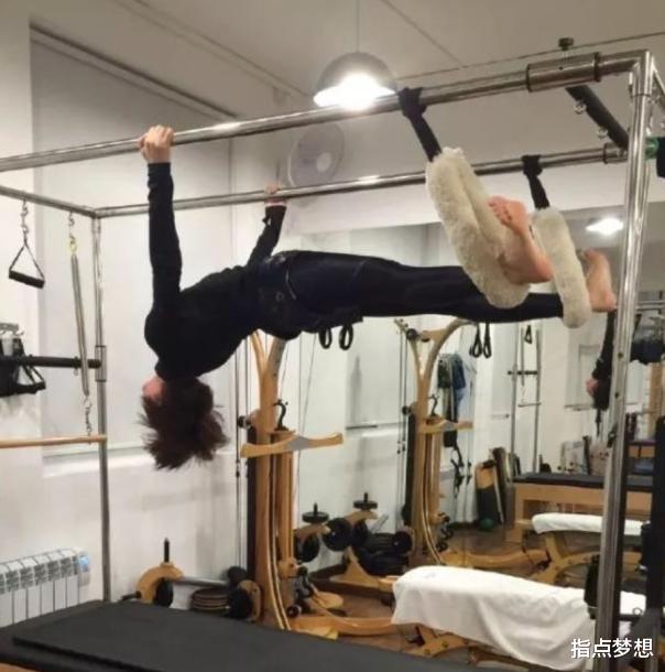 李成敏|李成敏身材有多好？当她穿上无痕裤时，双腿就像开了“特效”