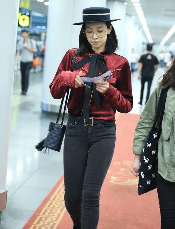 蒋欣|6位“身材对不起脸”的女星，别人走红毯是斗艳，她们是自爆缺点