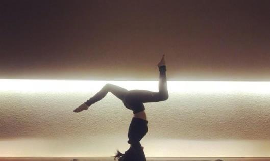 杨丽萍|王子文的瑜伽动作火了，把身体随意折叠，终于相信她身高159cm