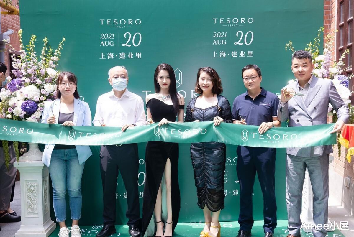 徐璐|徐璐真是天生的“礼服身材”，高开叉秀美腿，身材能和模特比美