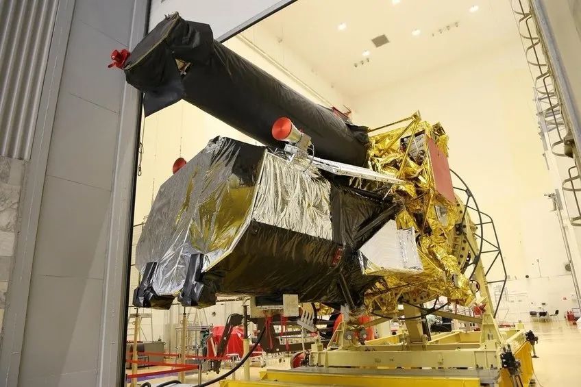 科学家 德国X射线太空望远镜拍摄下最完整的黑洞地图