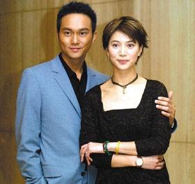 张智霖|张智霖与儿子过父亲节，父子颜值超高腿长令人羡慕，坐一起像兄弟