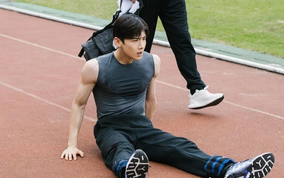 赵露思|长相与身材不符的明星，赵露思谭松韵上榜，看到彭昱畅: 没开玩笑?