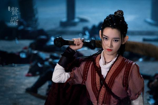 郭麒麟|郭麒麟不再隐瞒，德云社少夫人终于暴露了，原来是大家都熟悉的她