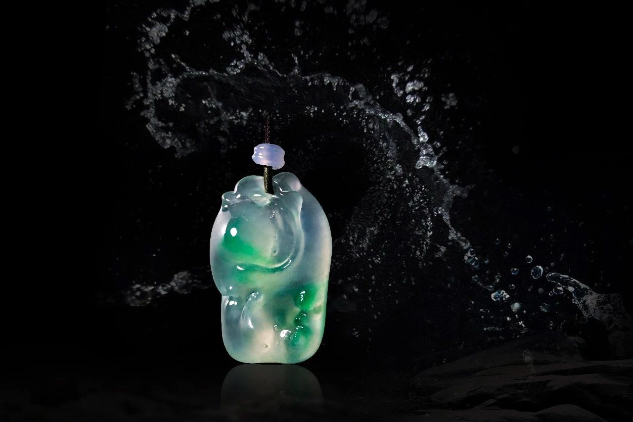 翡翠|翡翠雕刻中讲究的3个规律5个细节，你注意到了嘛？