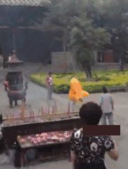 “女友和我分手跟别人睡了现在又回来，我还能要她吗？”哈哈哈神评亮了！