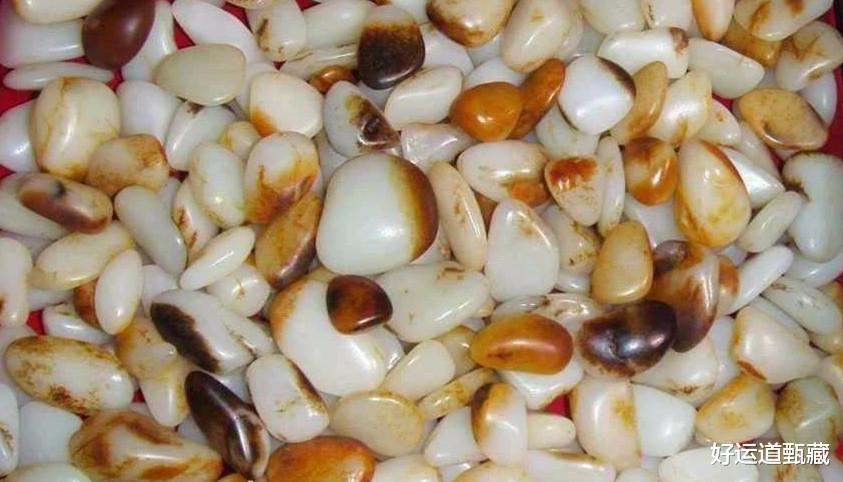 玉雕|和田玉的瑕疵有哪些？你都知道吗？想玩玉的看过来