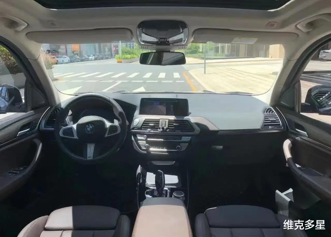 维克多星 男子驾驶宝马X3连续15次上高架闯卡,被处以累计记99分罚款3300元”