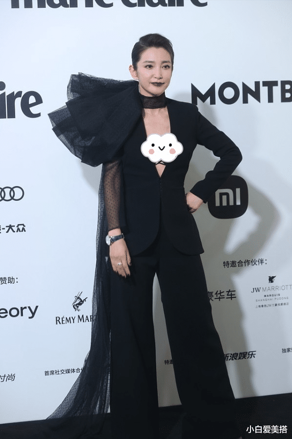 小白爱美搭|李冰冰一改往日淑女风格，变身成为干练的职场精英，真是帅气十足