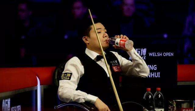 梁文博|丁俊晖的学生庞俊旭，再爆冷门晋级32强，梁文博3：2领先被逆转