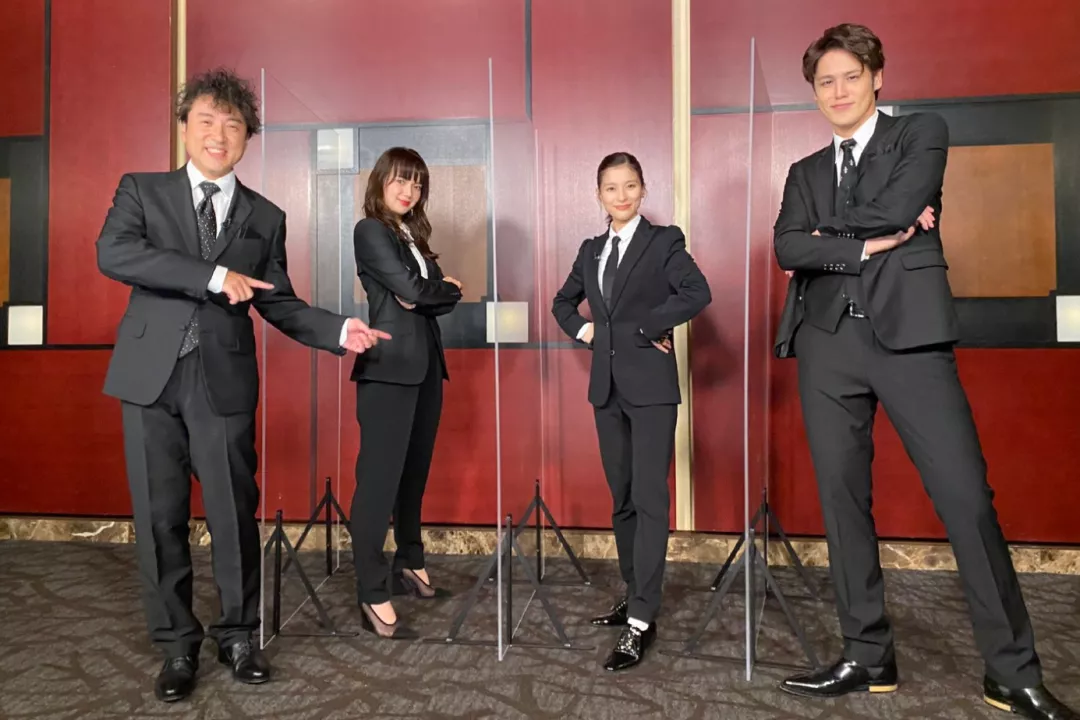 圣诞节|刚生完第一个孩子，她就火速复出了